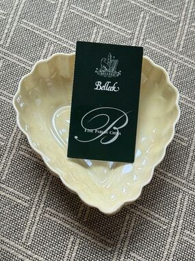 Belleek Porcelain Ruffle Heart Shape Trinket Dish Bowl Iridescent 6th Green Mark